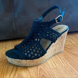 Mudd Black Wedges 🖤